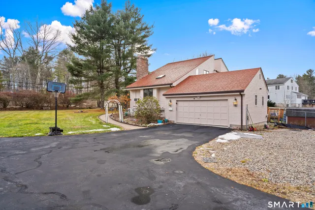 $599,000 | 301 Bushy Hill Road, Simsbury, CT 06070