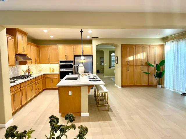 $1,199,000 | 372 South Caballo Street, Mountain House, CA 95391