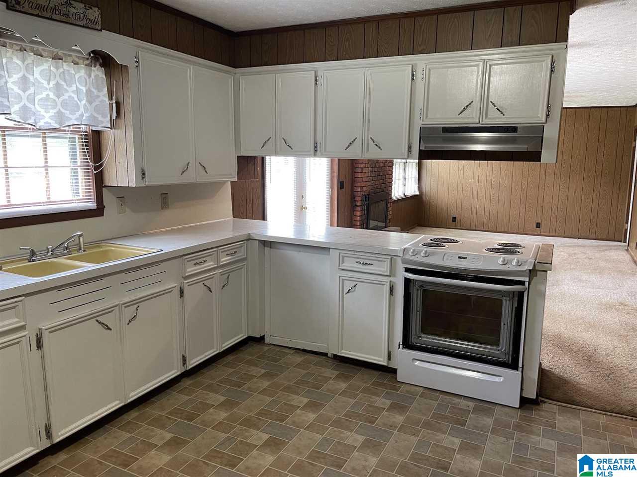 1004 Alexandria Road Southwest Jacksonville, AL 36265 - Photo 3 of 20
