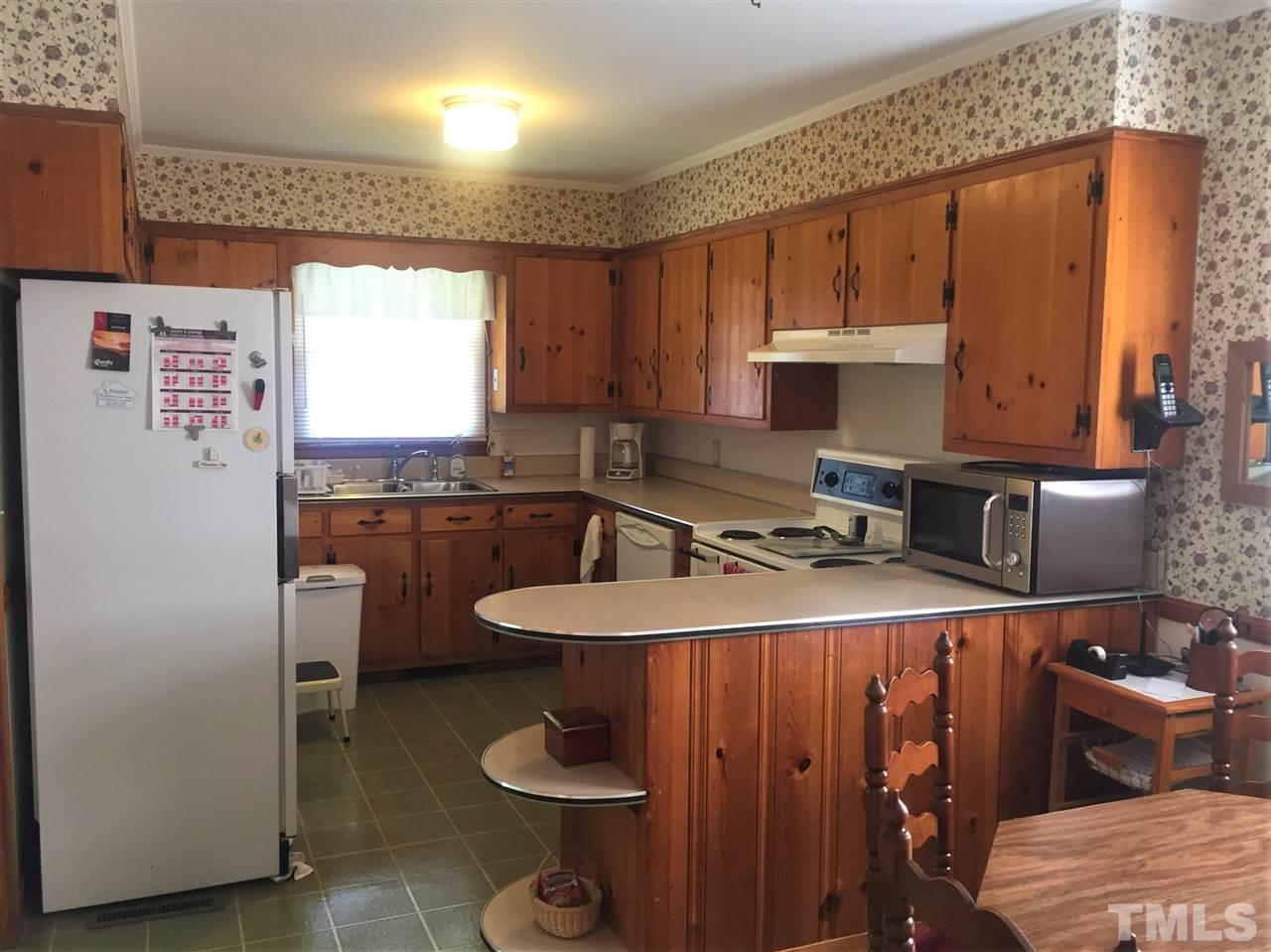 1409 Garfield Road Burlington, NC 27215 - Photo 5 of 19 Gallery Image 5