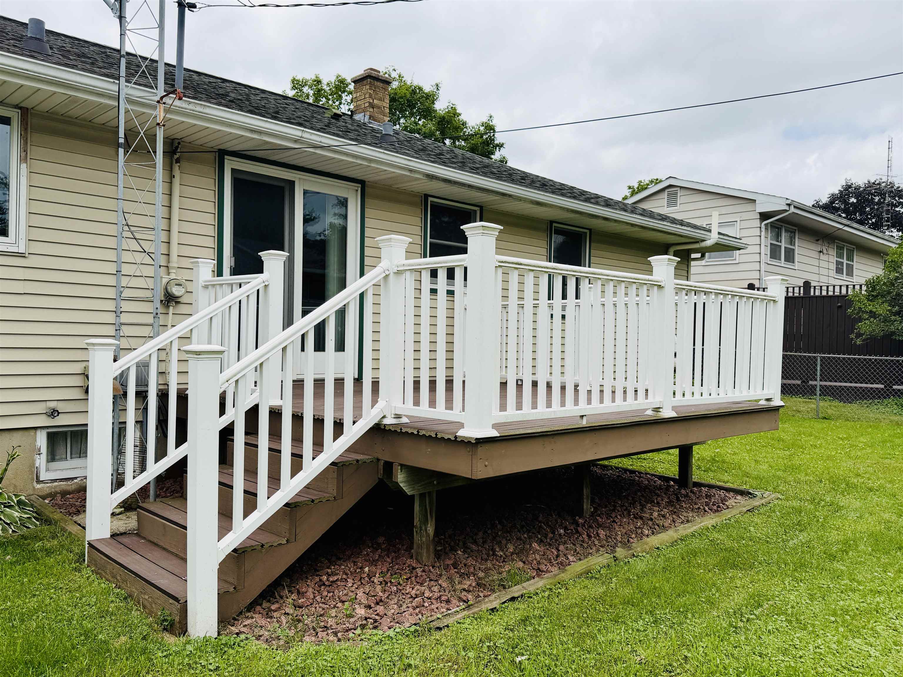 917 26th Street Monroe, WI 53566 - Photo 6 of 38