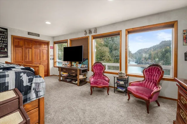 $699,000 | 105 Lehigh Avenue, Metaline Falls, WA 99153