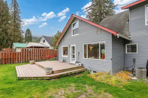 $649,000 | 105 Lehigh Avenue, Metaline Falls, WA 99153