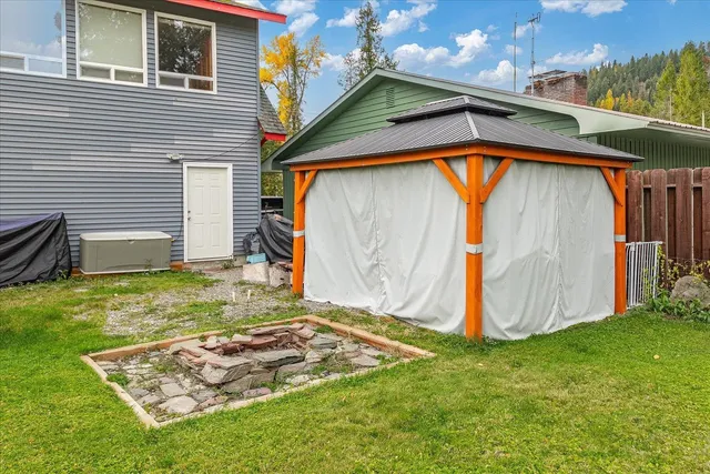 $699,000 | 105 Lehigh Avenue, Metaline Falls, WA 99153