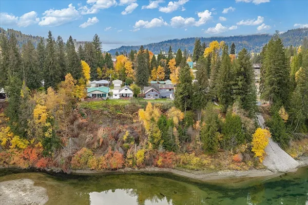 $649,000 | 105 Lehigh Avenue, Metaline Falls, WA 99153