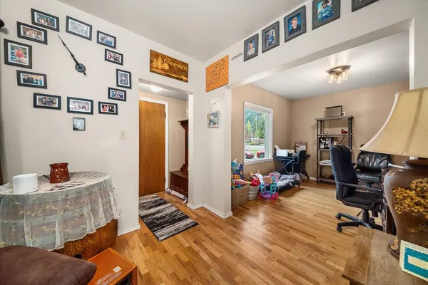 $649,000 | 105 Lehigh Avenue, Metaline Falls, WA 99153