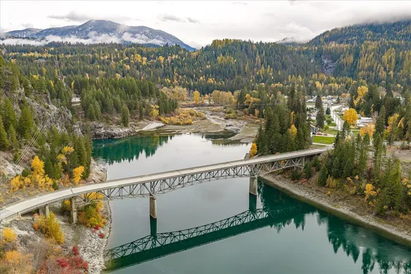 $649,000 | 105 Lehigh Avenue, Metaline Falls, WA 99153