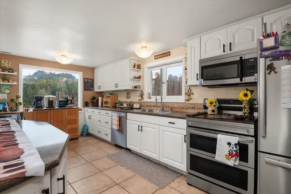 $649,000 | 105 Lehigh Avenue, Metaline Falls, WA 99153