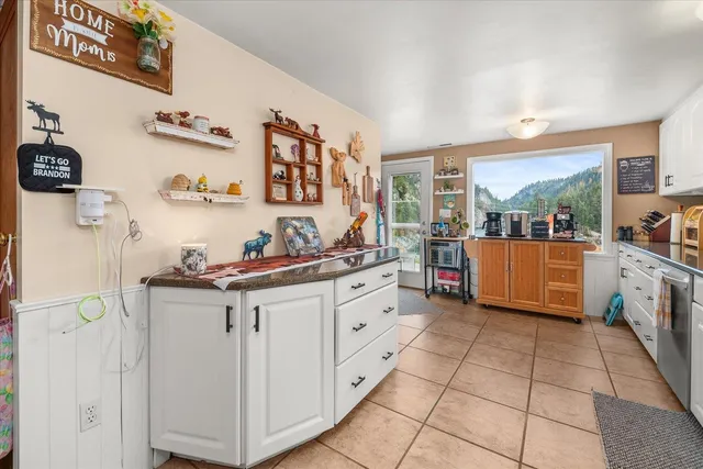 $699,000 | 105 Lehigh Avenue, Metaline Falls, WA 99153