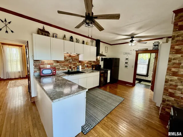 $123,500 | 516 South Peoria Street, Bradford, IL 61421