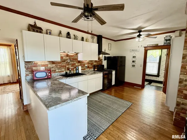 $123,500 | 516 South Peoria Street, Bradford, IL 61421