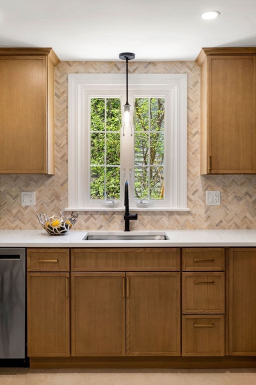 96 Paul Revere Road Arlington, MA 02476 - Photo 6 of 35 Gallery Image 6