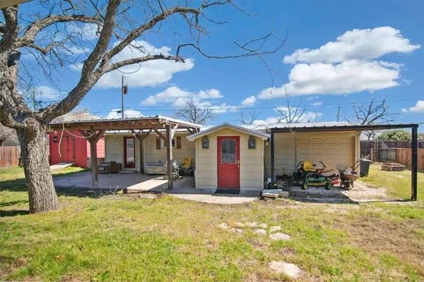 $625,000 | 105 South McBrayer Street, Lorena, TX 76655