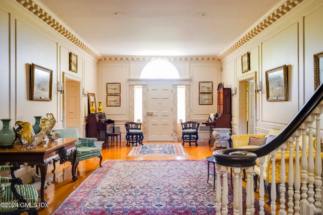 $35,000,000 | 10 Cliffdale Road, Greenwich, CT 06831