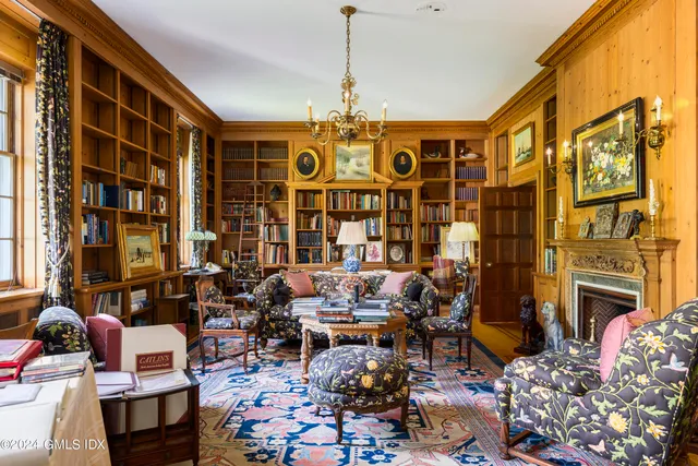 $35,000,000 | 10 Cliffdale Road, Greenwich, CT 06831