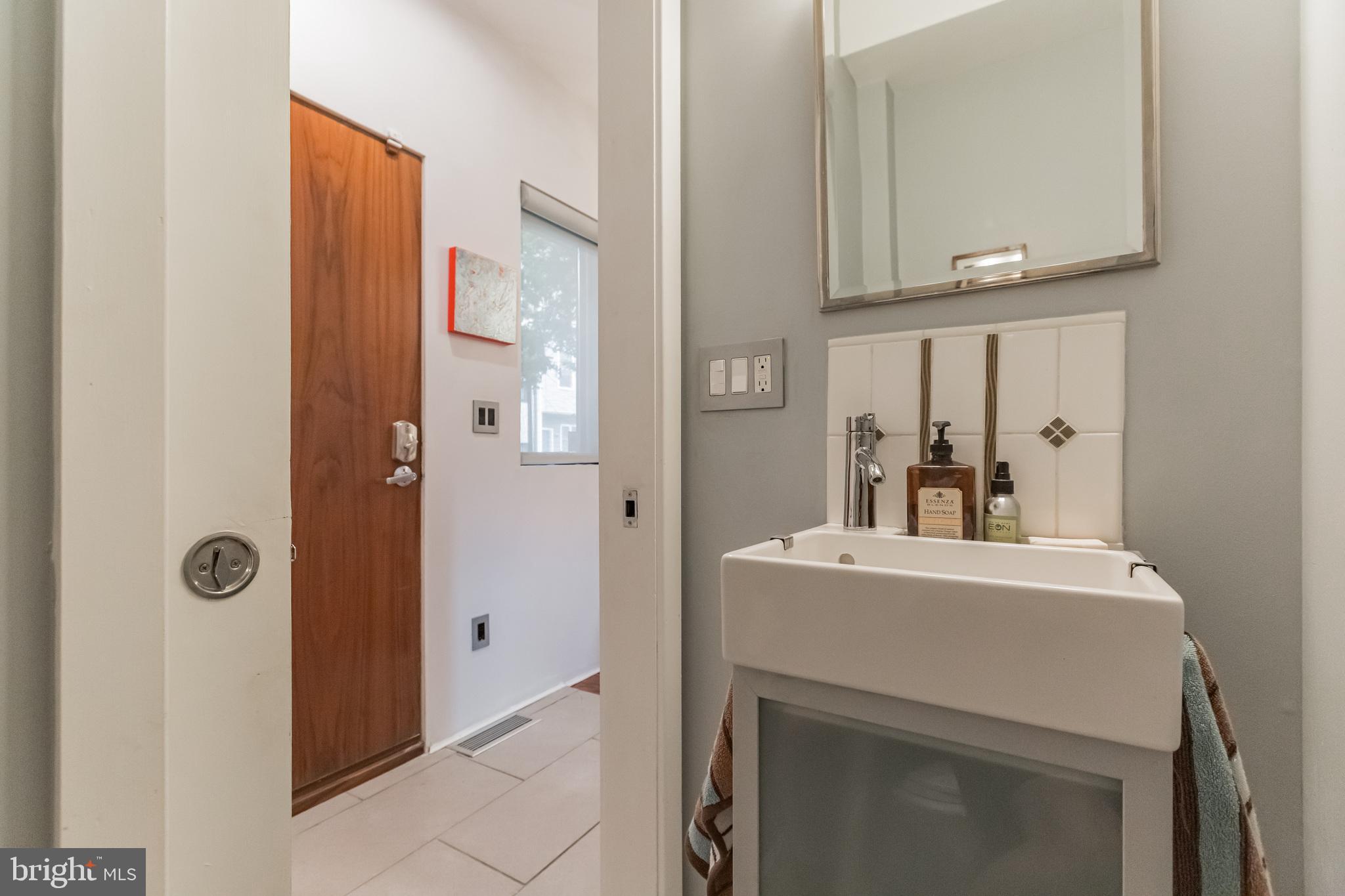 2249 Fitzwater Street Philadelphia, PA 19146 - Photo 12 of 34