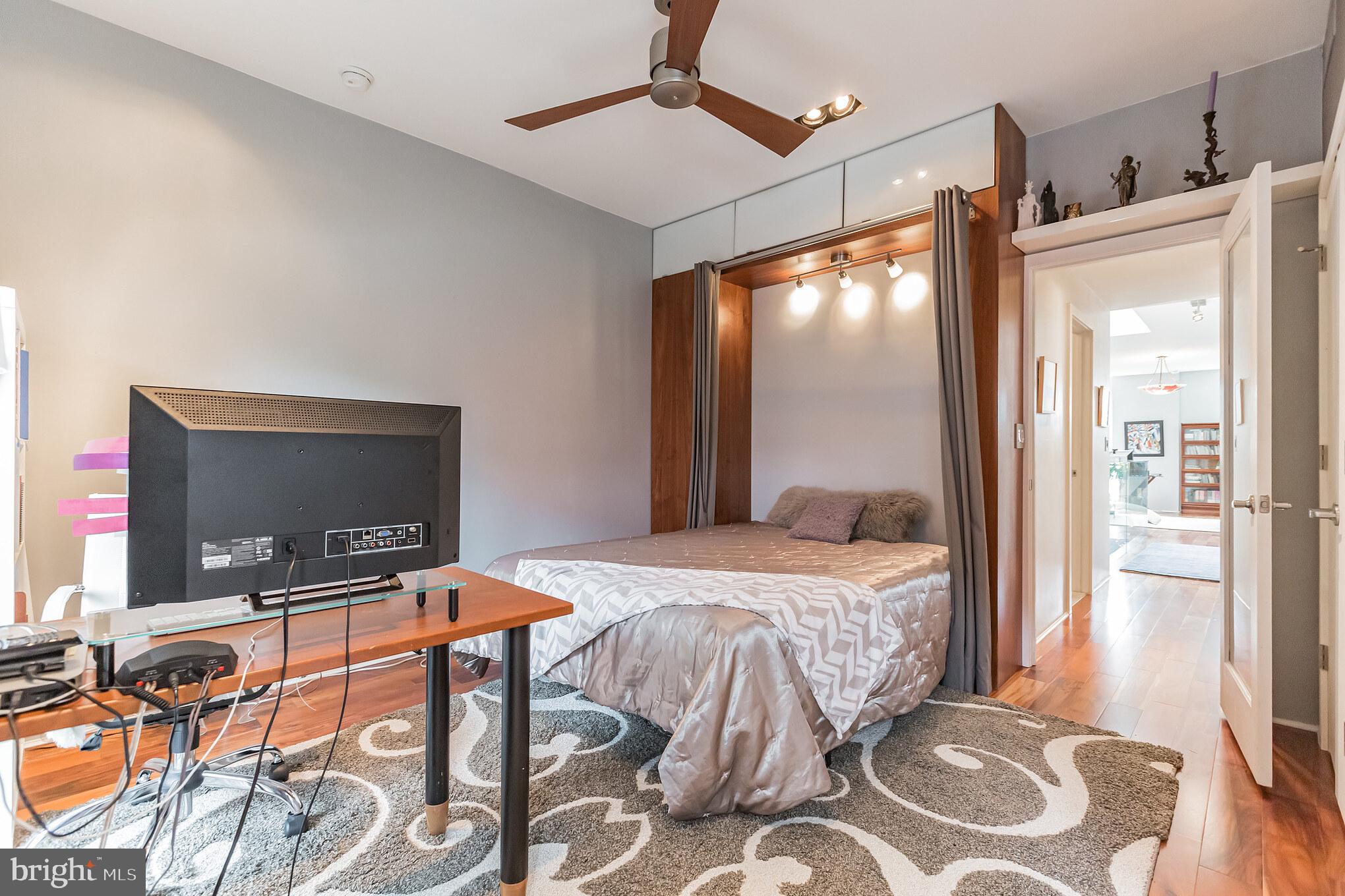 2249 Fitzwater Street Philadelphia, PA 19146 - Photo 17 of 34