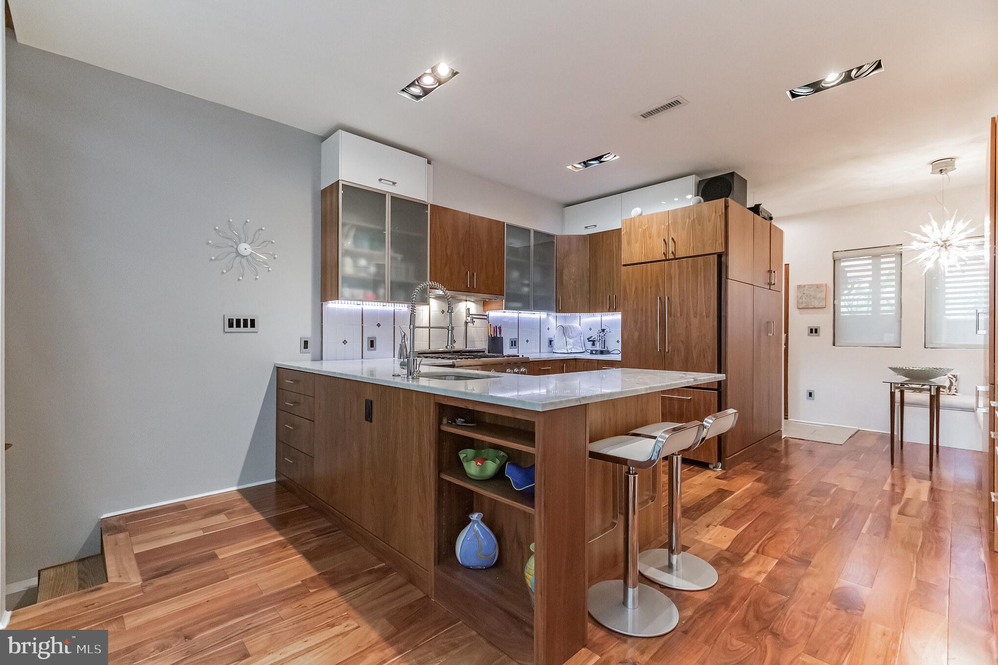 2249 Fitzwater Street Philadelphia, PA 19146 - Photo 8 of 34