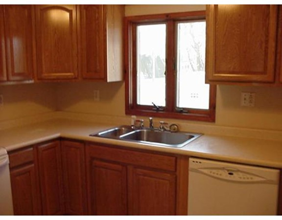 6 Devens Road Worcester, MA 01606 - Photo 3 of 19