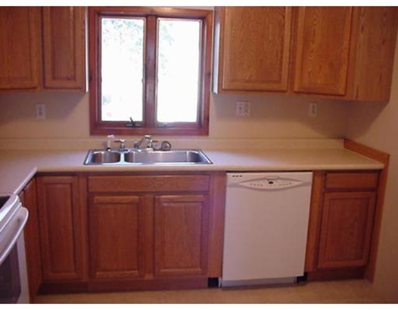 6 Devens Road Worcester, MA 01606 - Photo 4 of 19