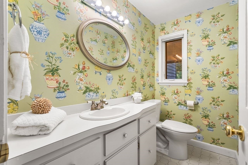 21 Gale Road Swampscott, MA 01907 - Photo 12 of 40 Gallery Image 12