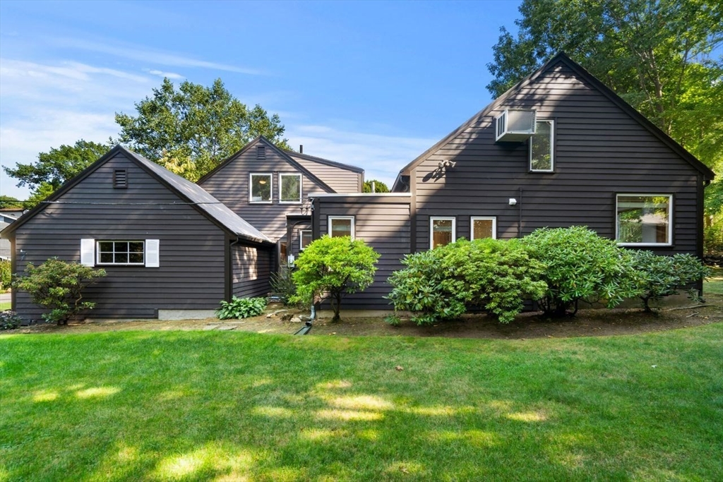 21 Gale Road Swampscott, MA 01907 - Photo 2 of 40 Gallery Image 2