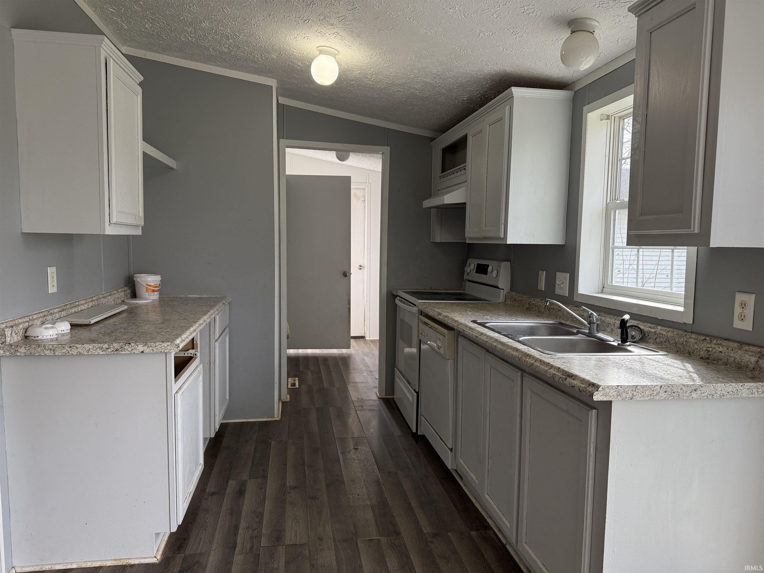 515 South Oak Street Paoli, IN 47454 - Photo 4 of 14