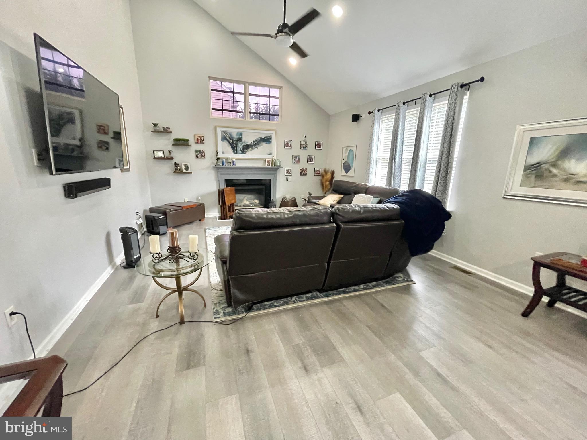 732 Pinewood Drive Middletown, DE 19709 - Photo 14 of 40 Vaulted Ceiling