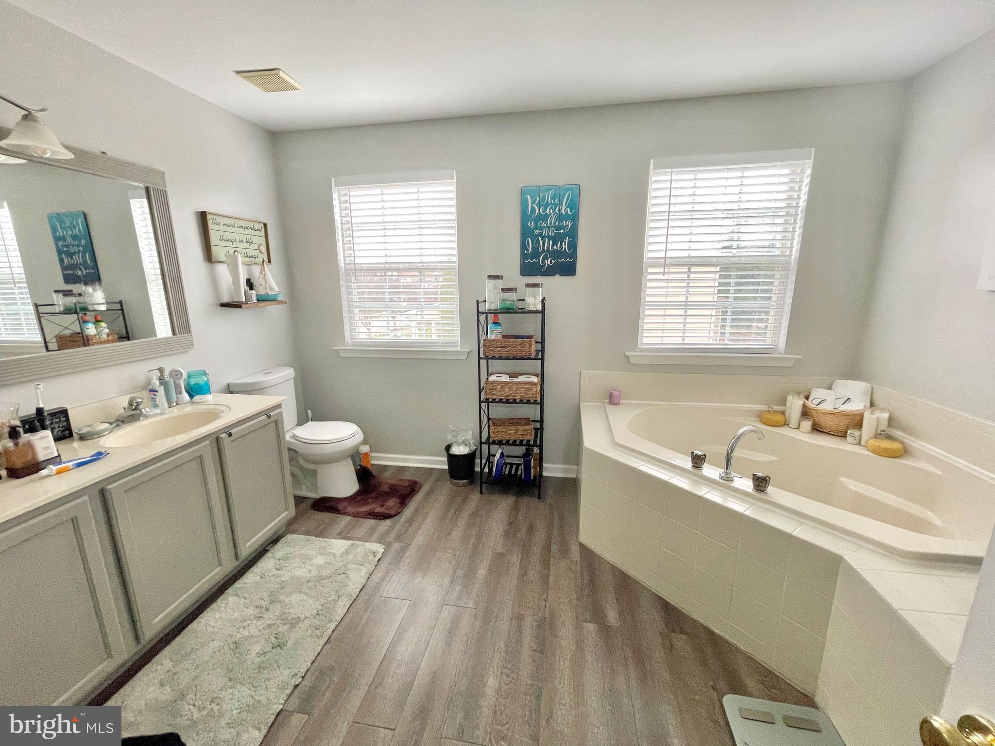 732 Pinewood Drive Middletown, DE 19709 - Photo 25 of 40 Primary Suite w/ Garden tub & Shower