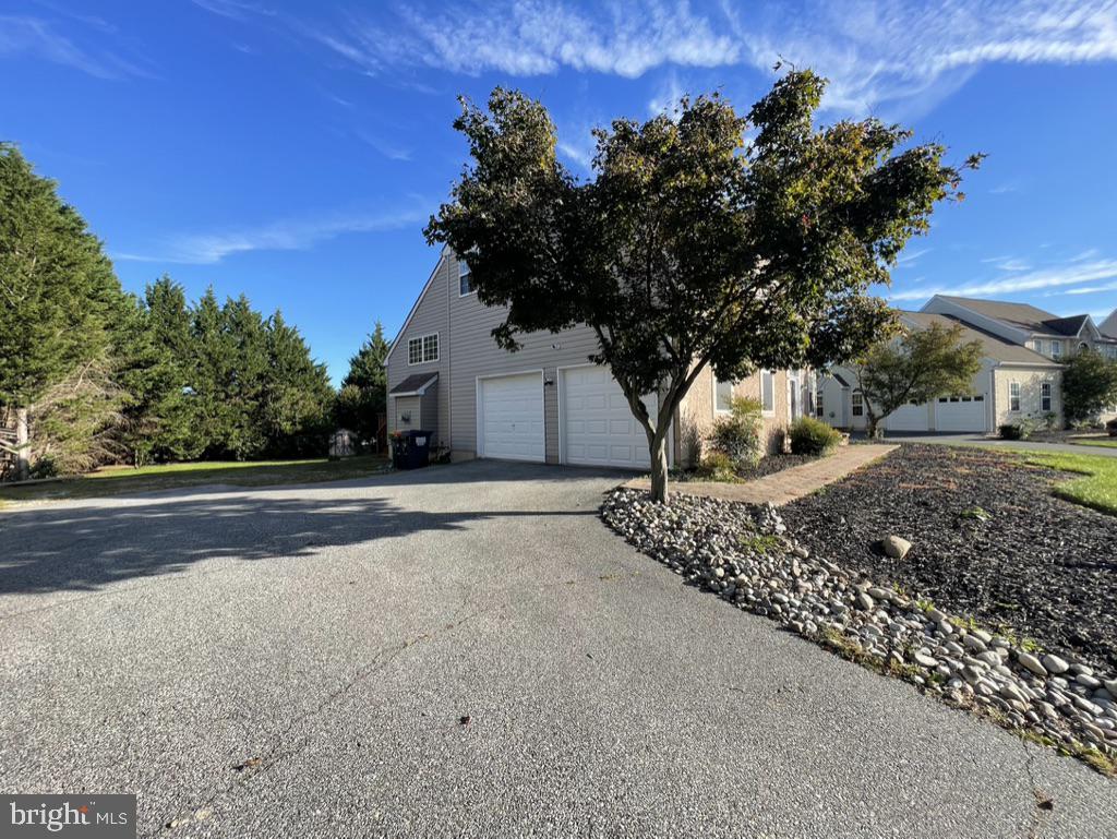 732 Pinewood Drive Middletown, DE 19709 - Photo 38 of 40 Side Turn 2 Car Garage