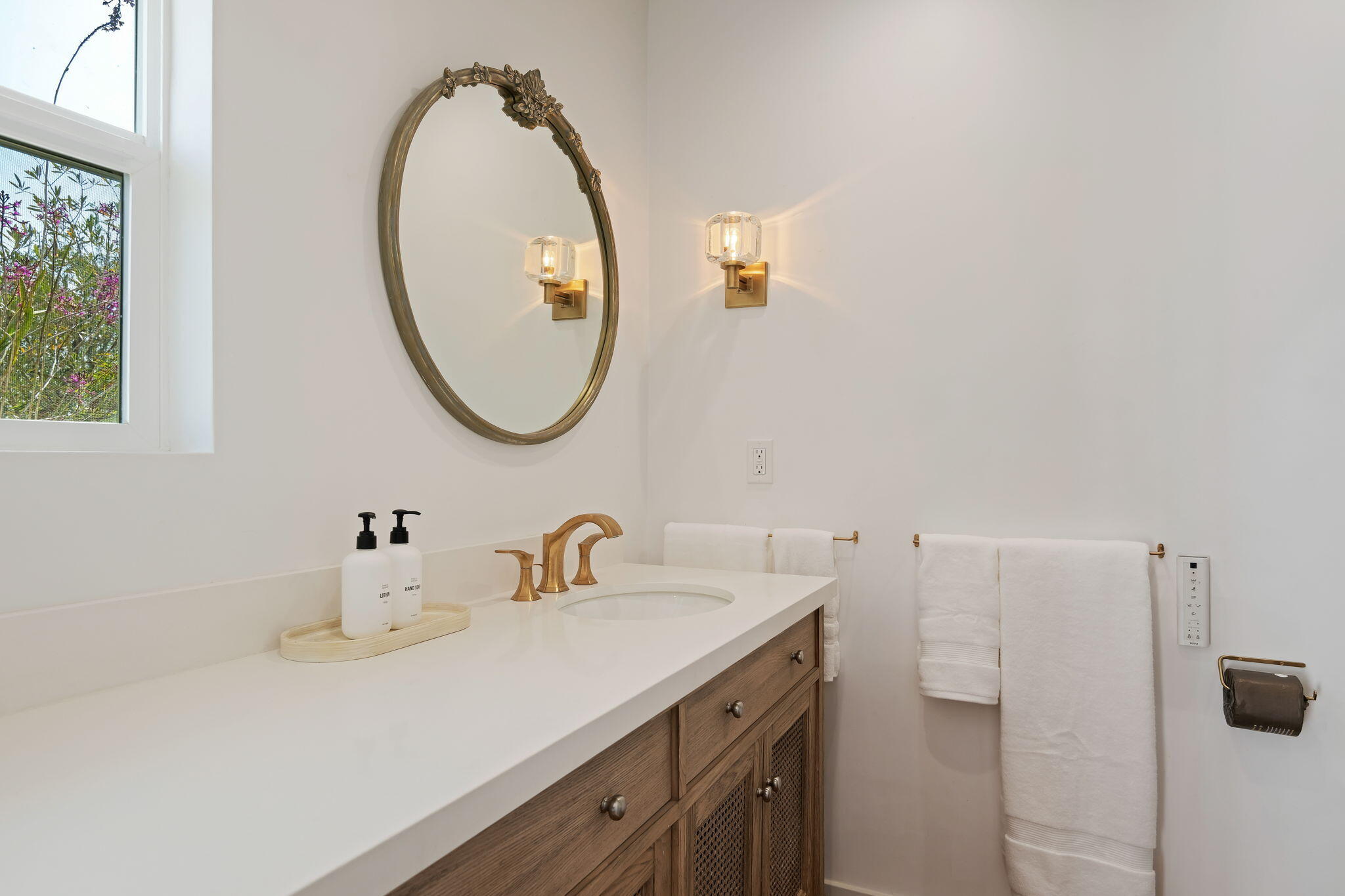 1144 Arbolado Road Santa Barbara, CA 93103 - Photo 33 of 40 31-Bathroom 3