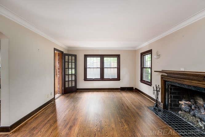 890 Lincoln Road Grosse Pointe, MI 48230 - Photo 5 of 31 31321886-4.JPG