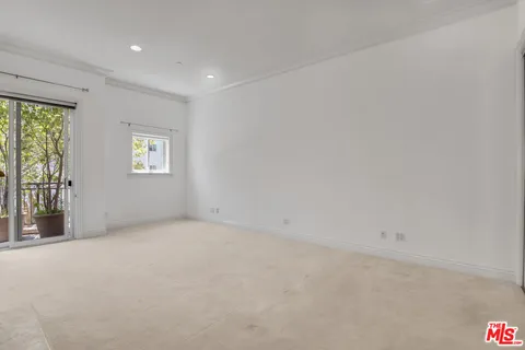 $9,500 | 132 South Maple Drive, Unit 201, Beverly Hills, CA 90212