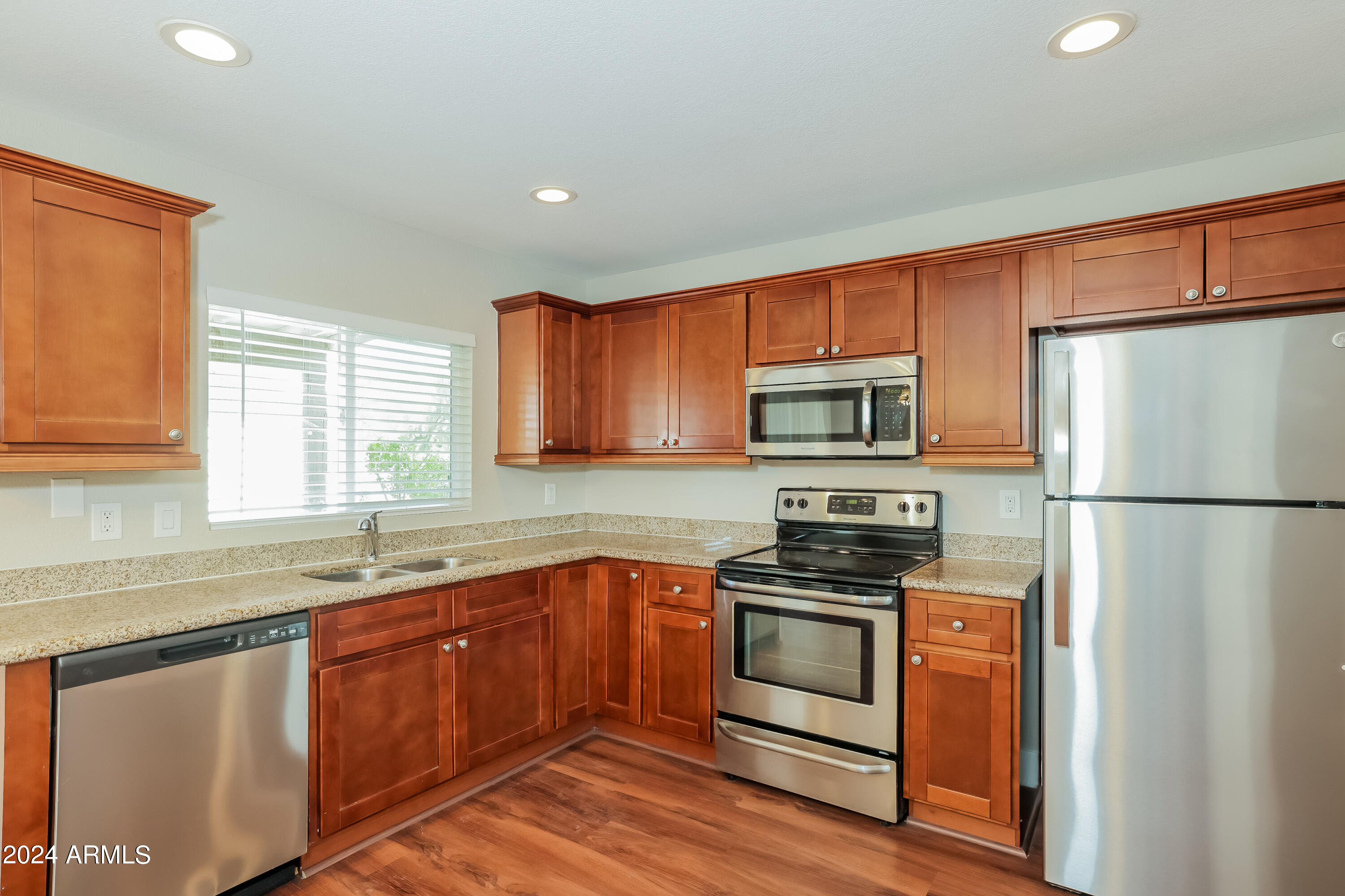 2138 East Monte Cristo Avenue Phoenix, AZ 85022 - Photo 4 of 16 019-photo-kitchen-12090840