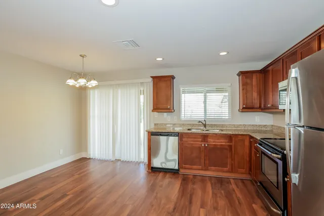 $2,025 | 2138 East Monte Cristo Avenue, Phoenix, AZ 85022