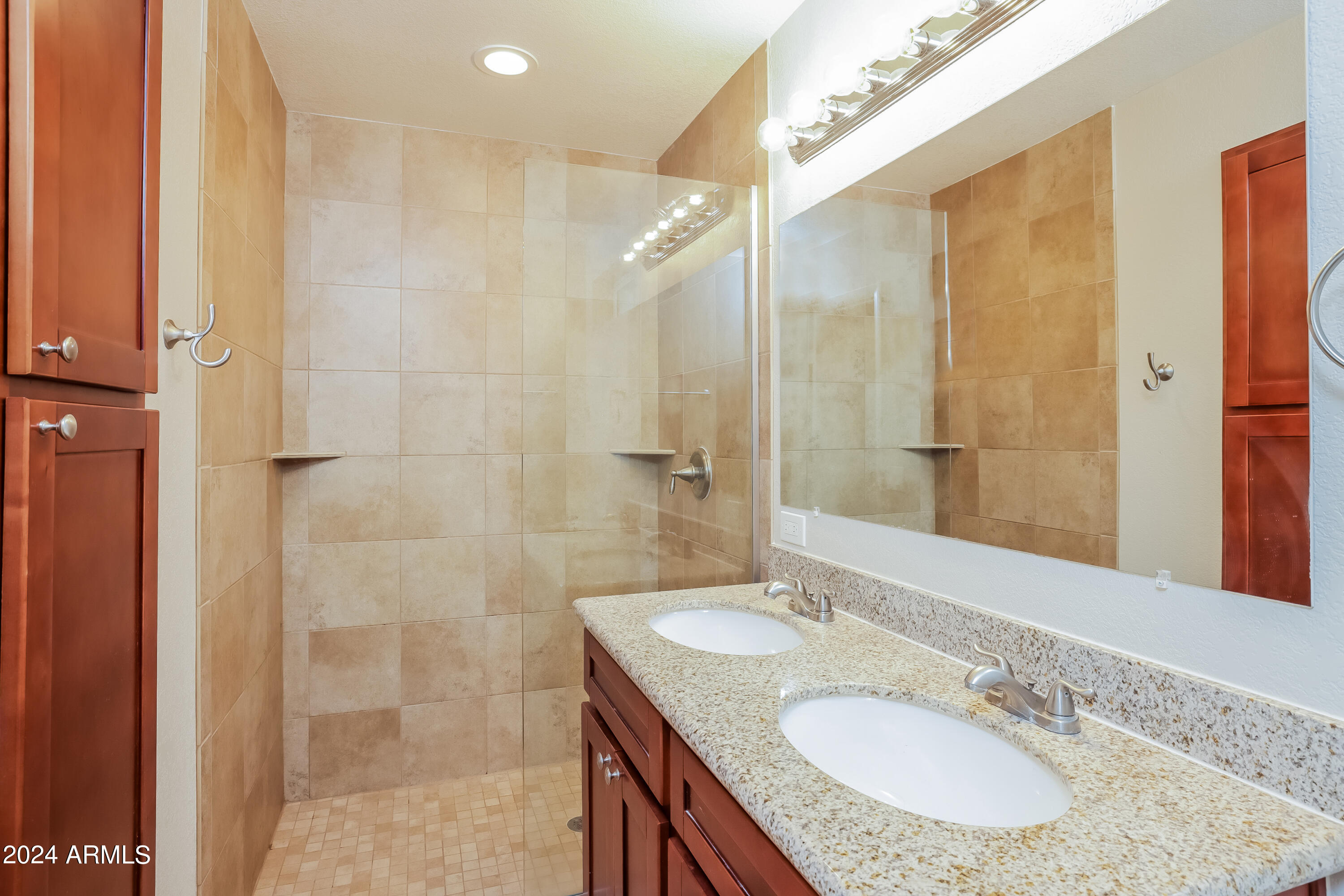 2138 East Monte Cristo Avenue Phoenix, AZ 85022 - Photo 8 of 16 023-photo-primary-bathroom-12090836