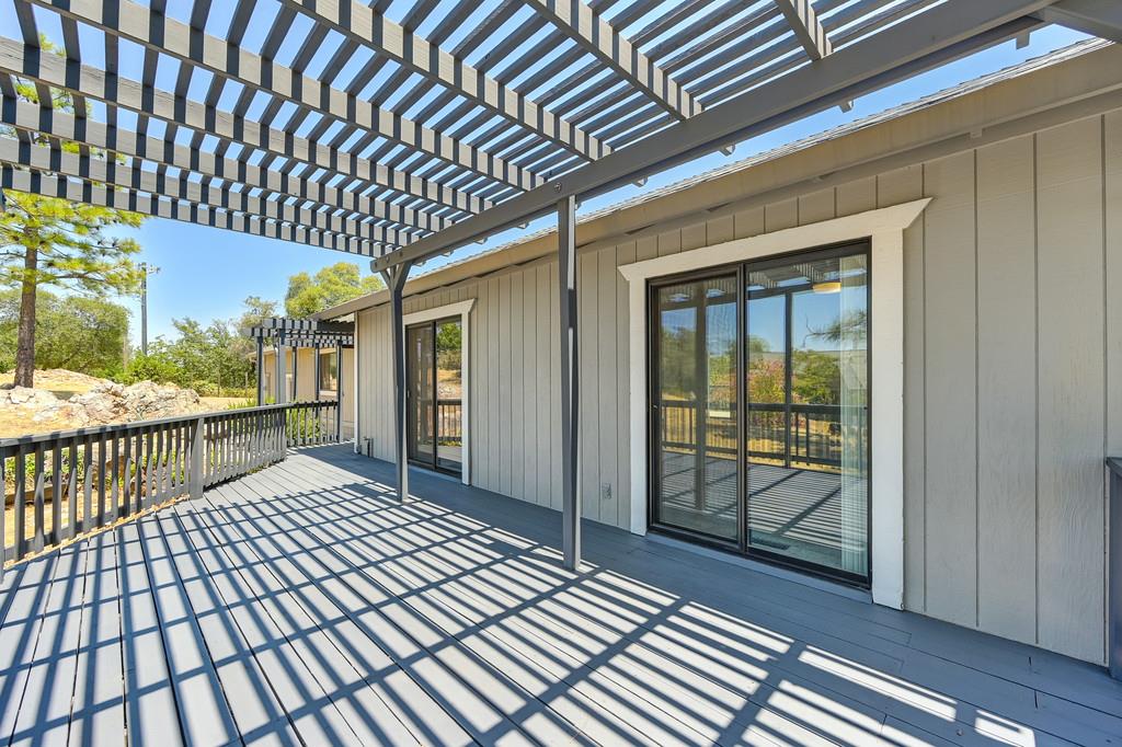 2071 Bogus Point Court Cool, CA 95614 - Photo 14 of 69