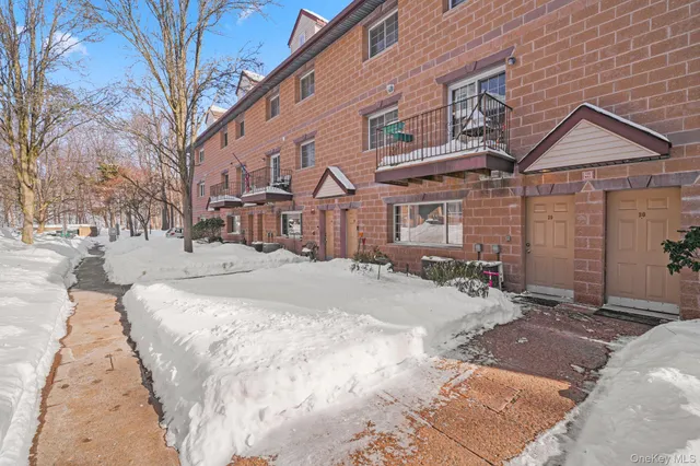 $399,000 | 29 Klint Court, Nanuet, NY 10954