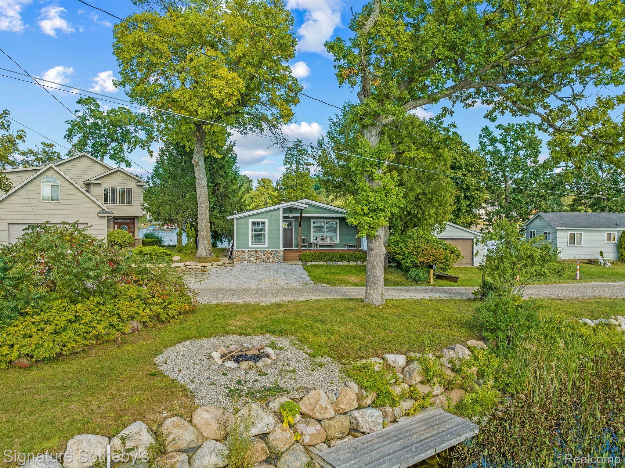 544 Deerpoint Road Leonard, MI 48367 - Photo 4 of 43 Gallery Image 4