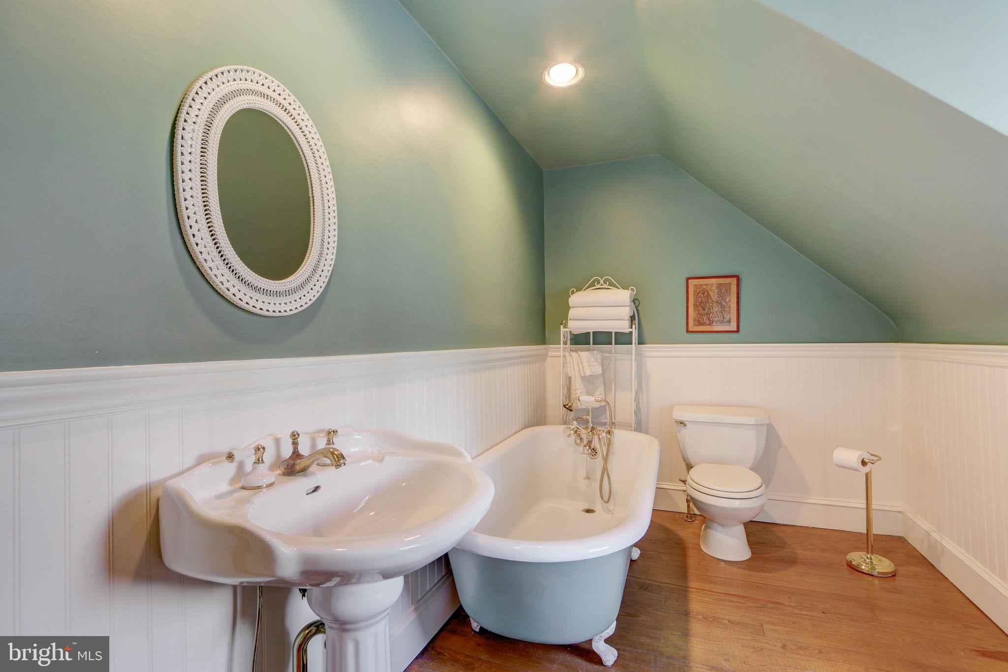 931 Rydal Road Jenkintown, PA 19046 - Photo 50 of 64 3rd Floor Hall Bathroom