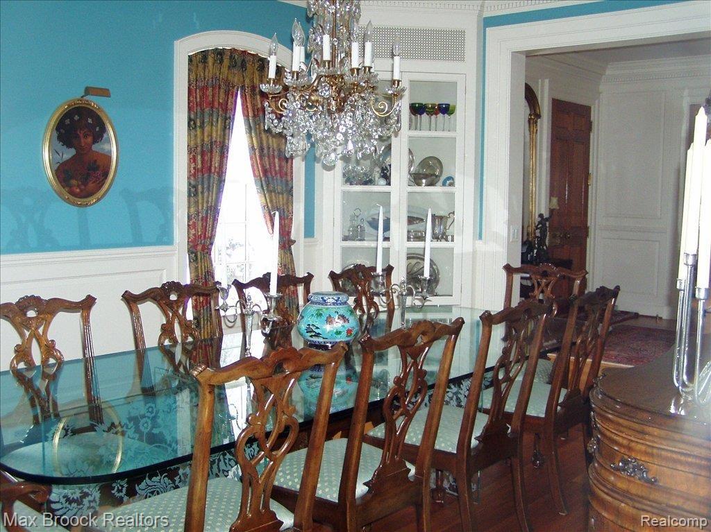 Formal Dining Rm w/fireplace