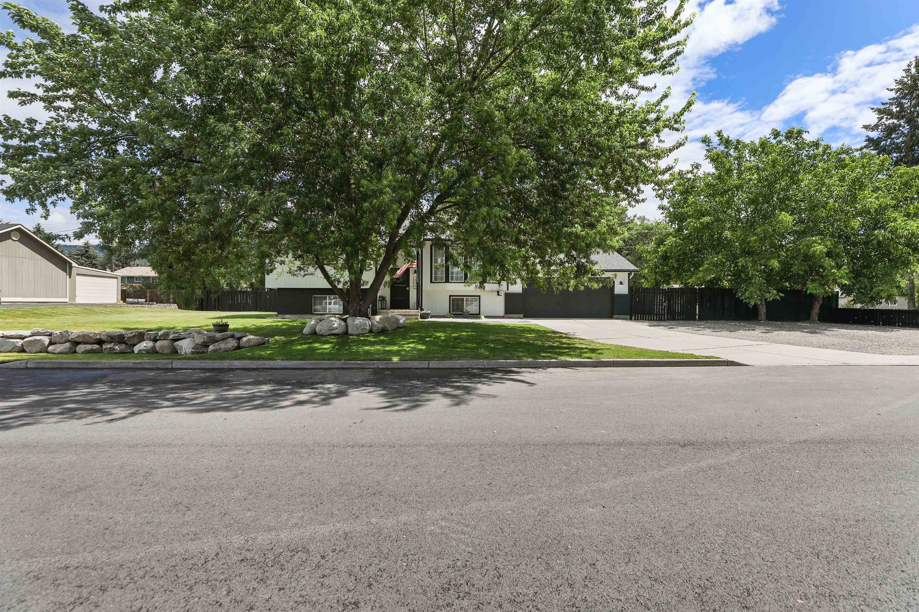 4806 North Best Road Spokane Valley, WA 99216 - Photo 3 of 31