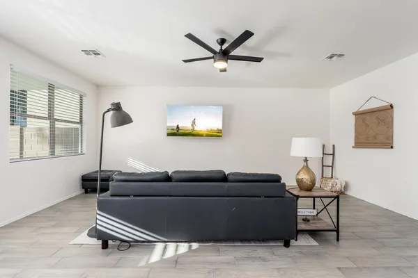 $2,950 | 20858 North 90th Avenue, Peoria, AZ 85382