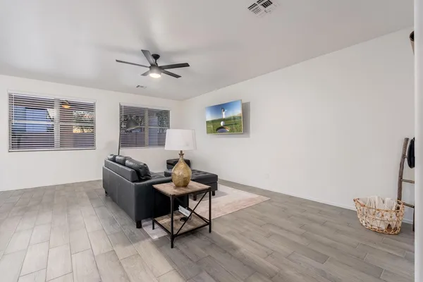 $2,950 | 20858 North 90th Avenue, Peoria, AZ 85382