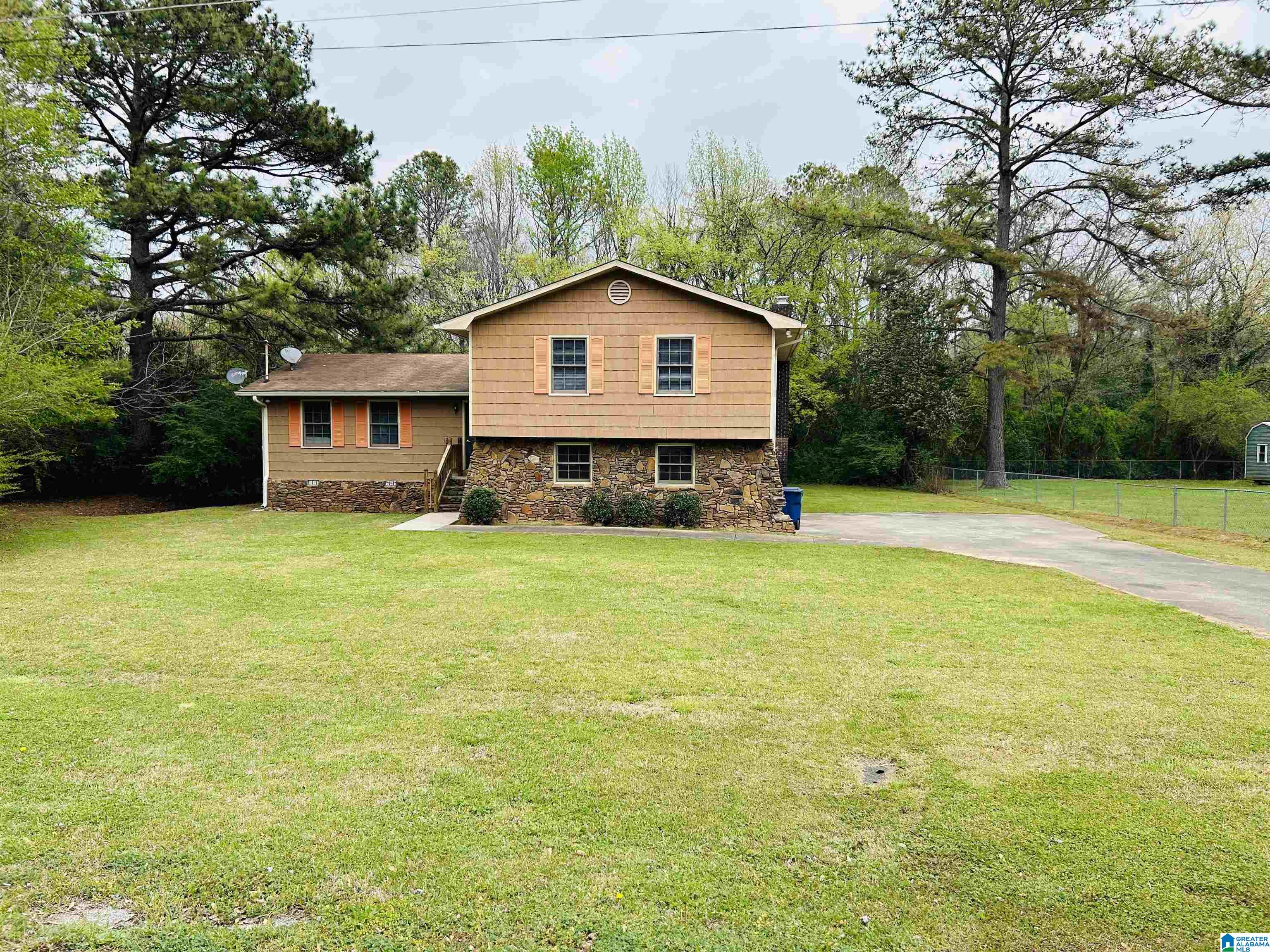 239 Hubbard Circle Anniston, AL 36206 - Photo 1 of 46