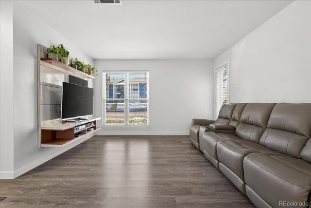 $1,995 | 7250 South Gaylord Street, Unit G16, Littleton, CO 80122