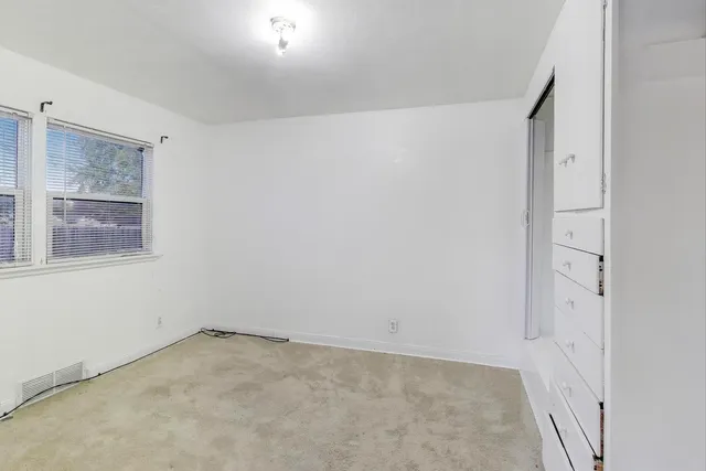 $189,000 | 2524 Gilboa Avenue, Zion, IL 60099