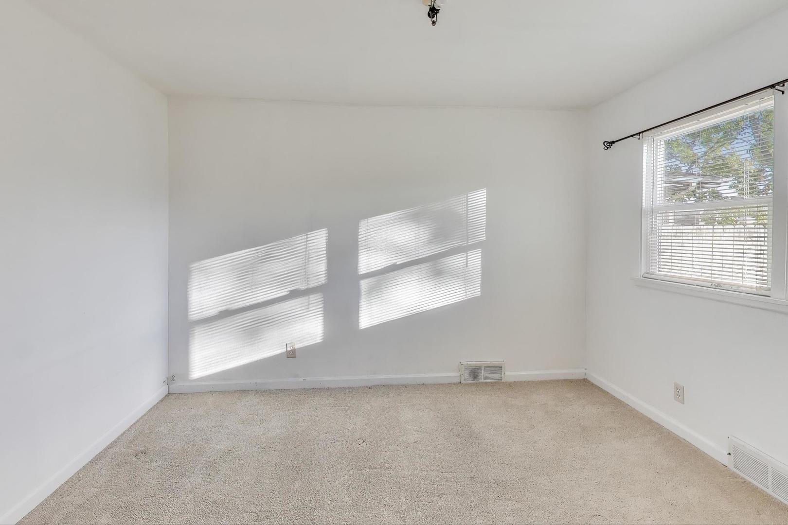 2524 Gilboa Avenue Zion, IL 60099 - Photo 19 of 33