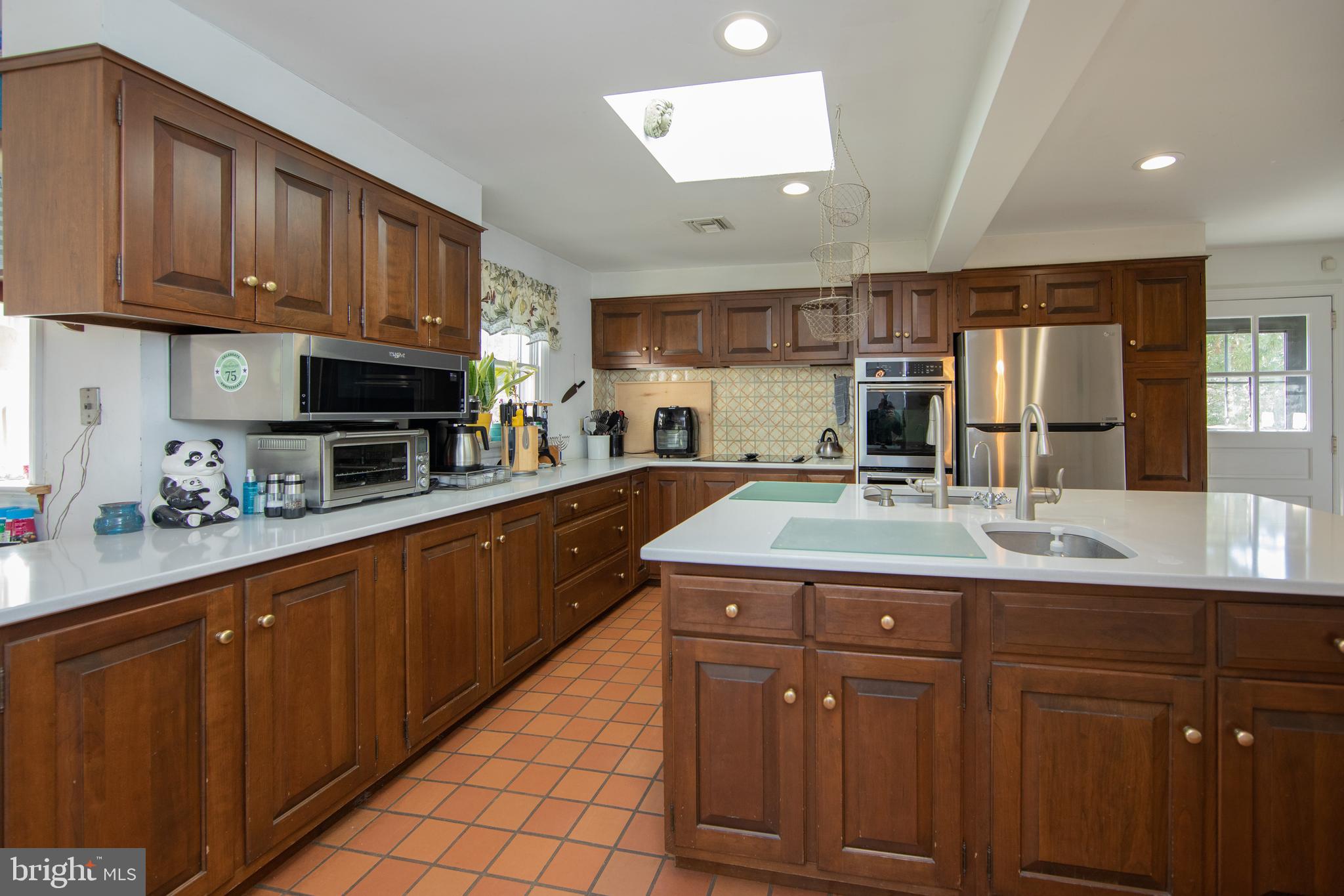 363 Valleybrook Road Glen Mills, PA 19342 - Photo 38 of 110 Kit w Stainless Appliances, Quartz & Tile Floor
