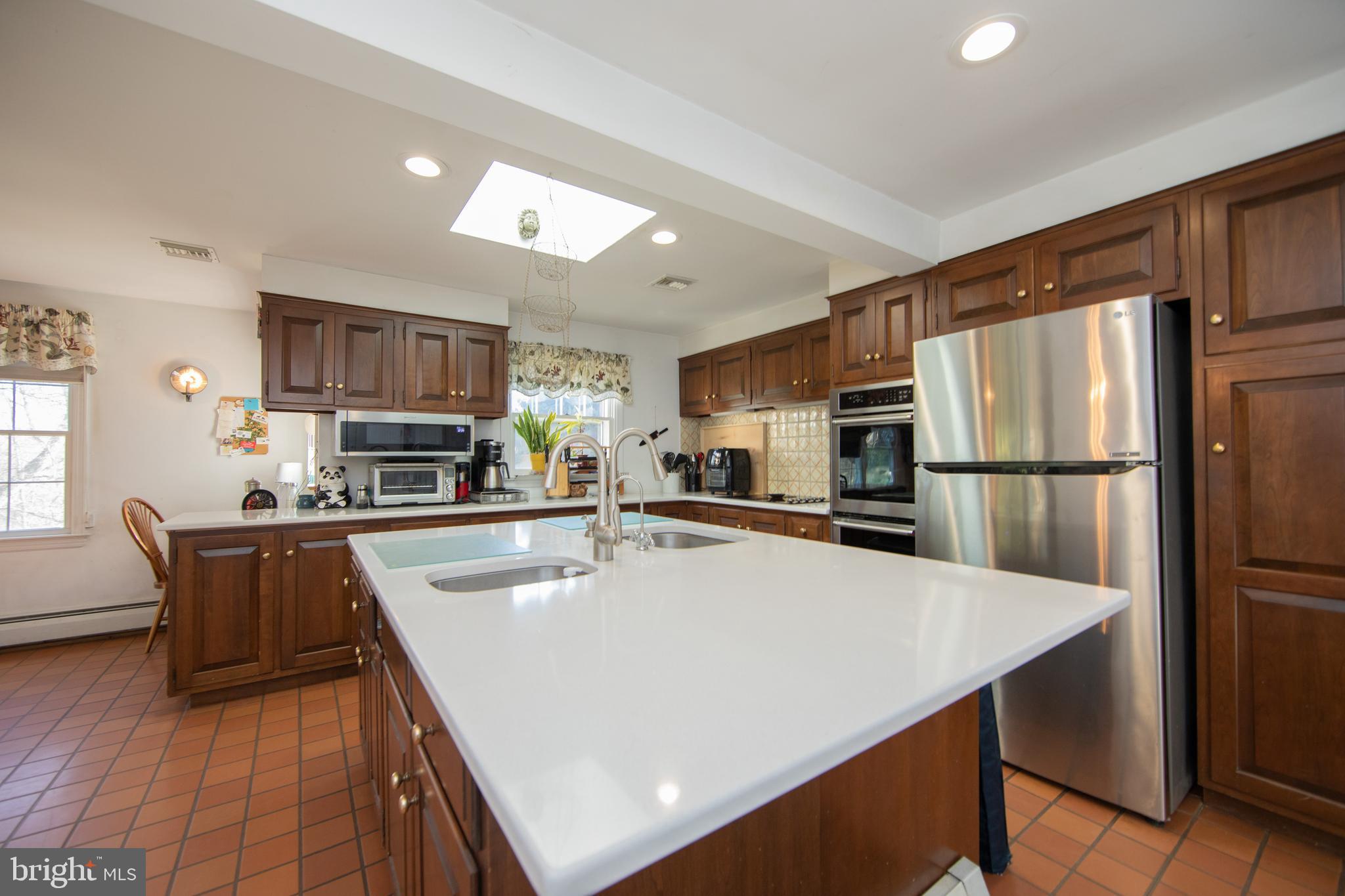363 Valleybrook Road Glen Mills, PA 19342 - Photo 41 of 110 Kitchen Quartz
